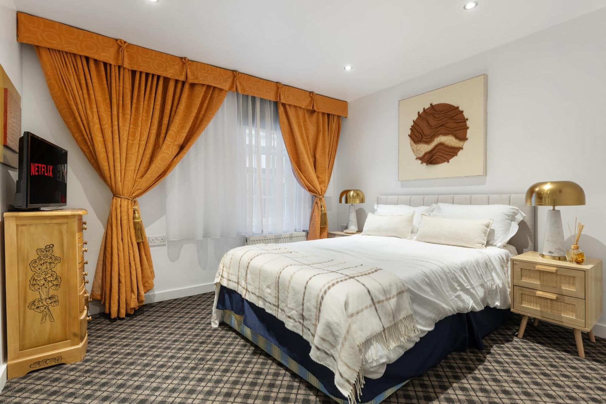 Westminster Classic Massionette Apartment *